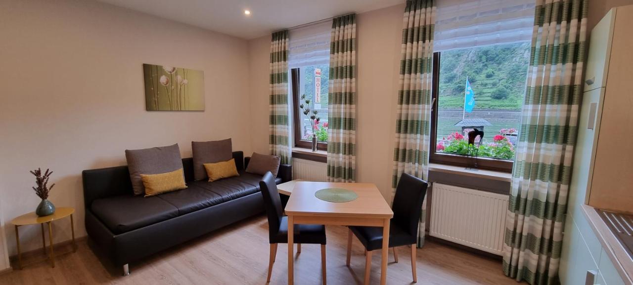 Pension / Ferienwohnungen Scheid Kestert Extérieur photo