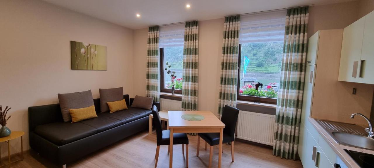 Pension / Ferienwohnungen Scheid Kestert Extérieur photo