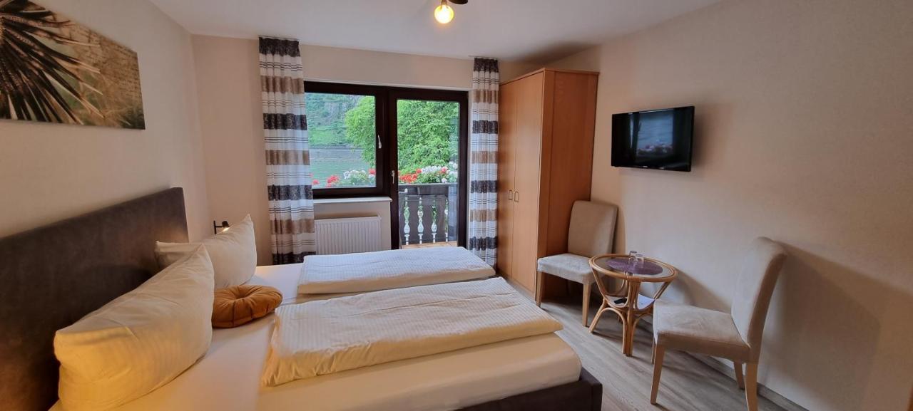 Pension / Ferienwohnungen Scheid Kestert Extérieur photo