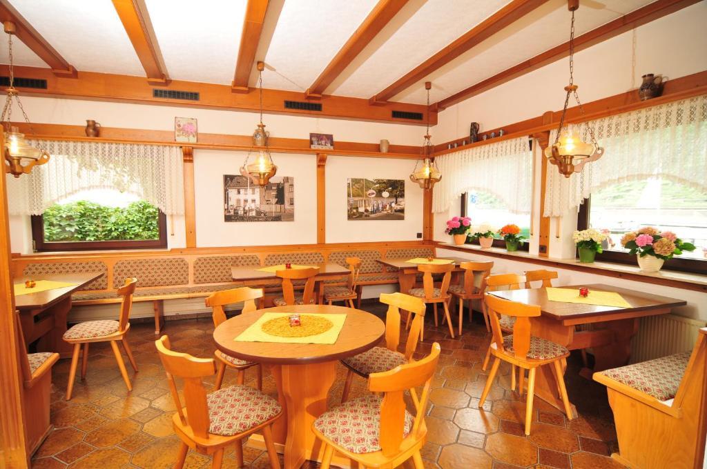 Pension / Ferienwohnungen Scheid Kestert Extérieur photo